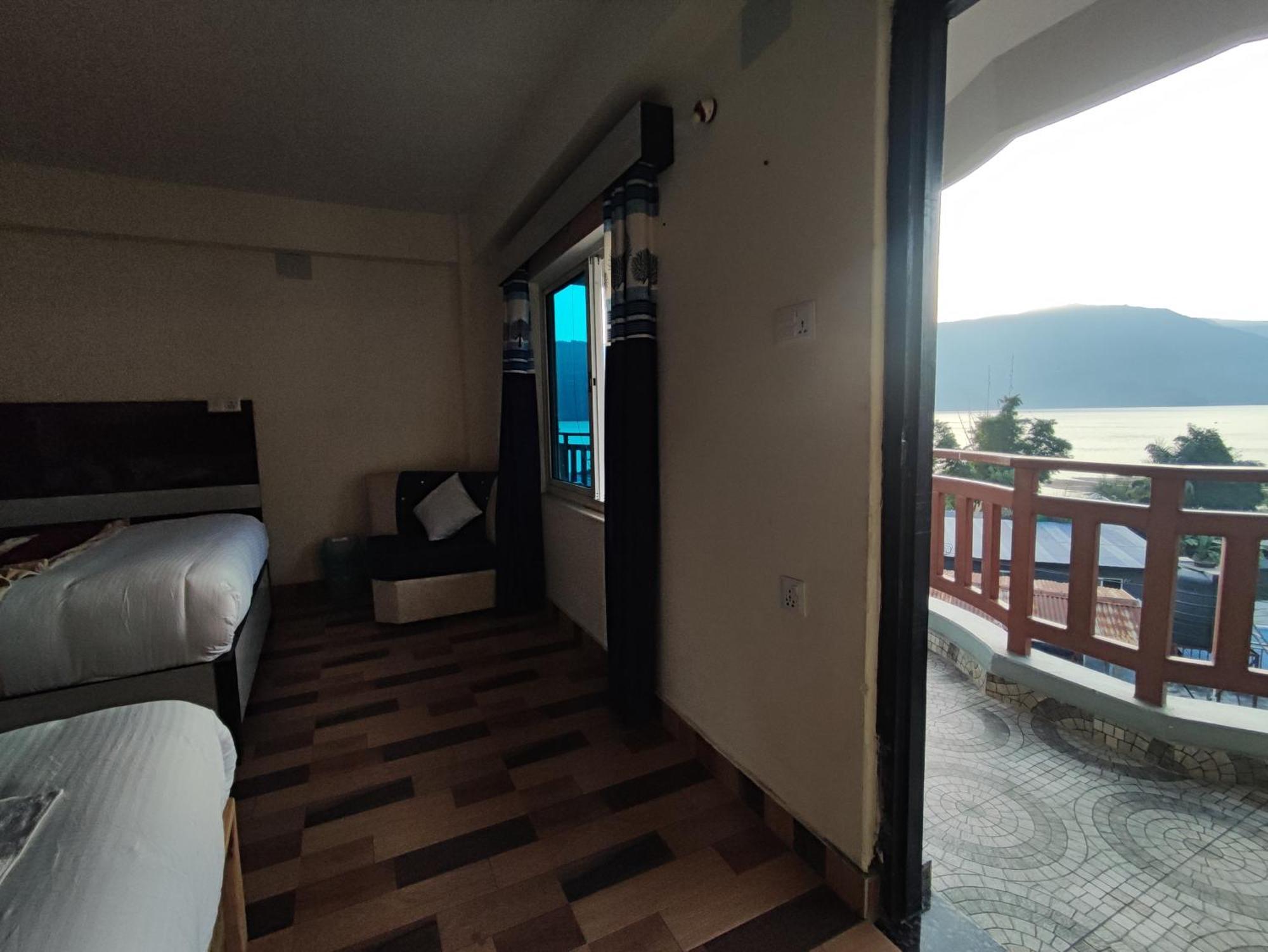 Hotel Kajiinn Pokhara Bagian luar foto