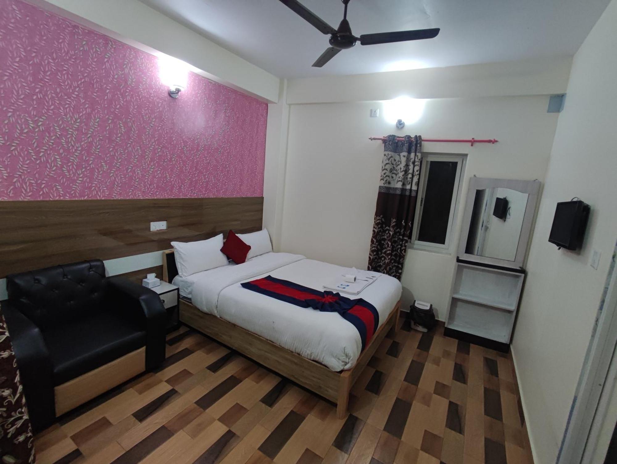 Hotel Kajiinn Pokhara Bagian luar foto
