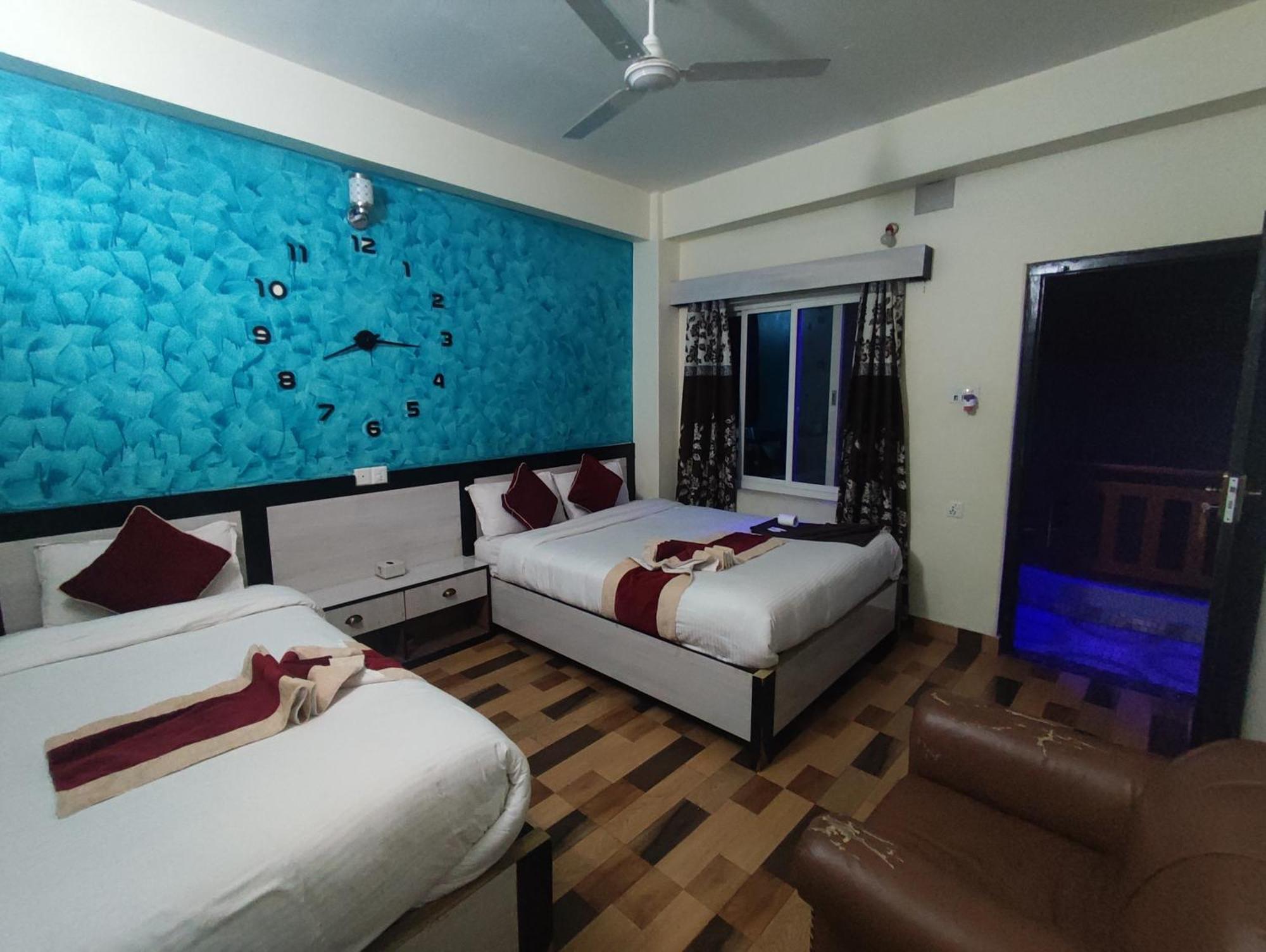 Hotel Kajiinn Pokhara Bagian luar foto